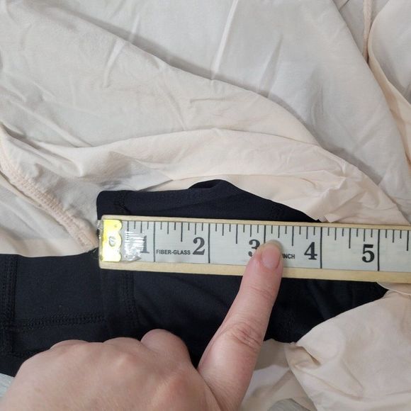 Fabletics Layered Athleisure Compression Shorts Women's Medium - Picture 8 of 9